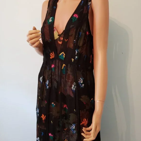 NWT Anthropologie Floreat two pieces Embroidered Dress. Size 8. - Picture 4 of 16